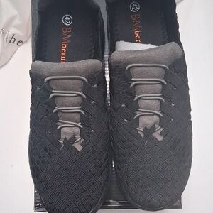 bernie mev. Women's Black Woven Sneakers